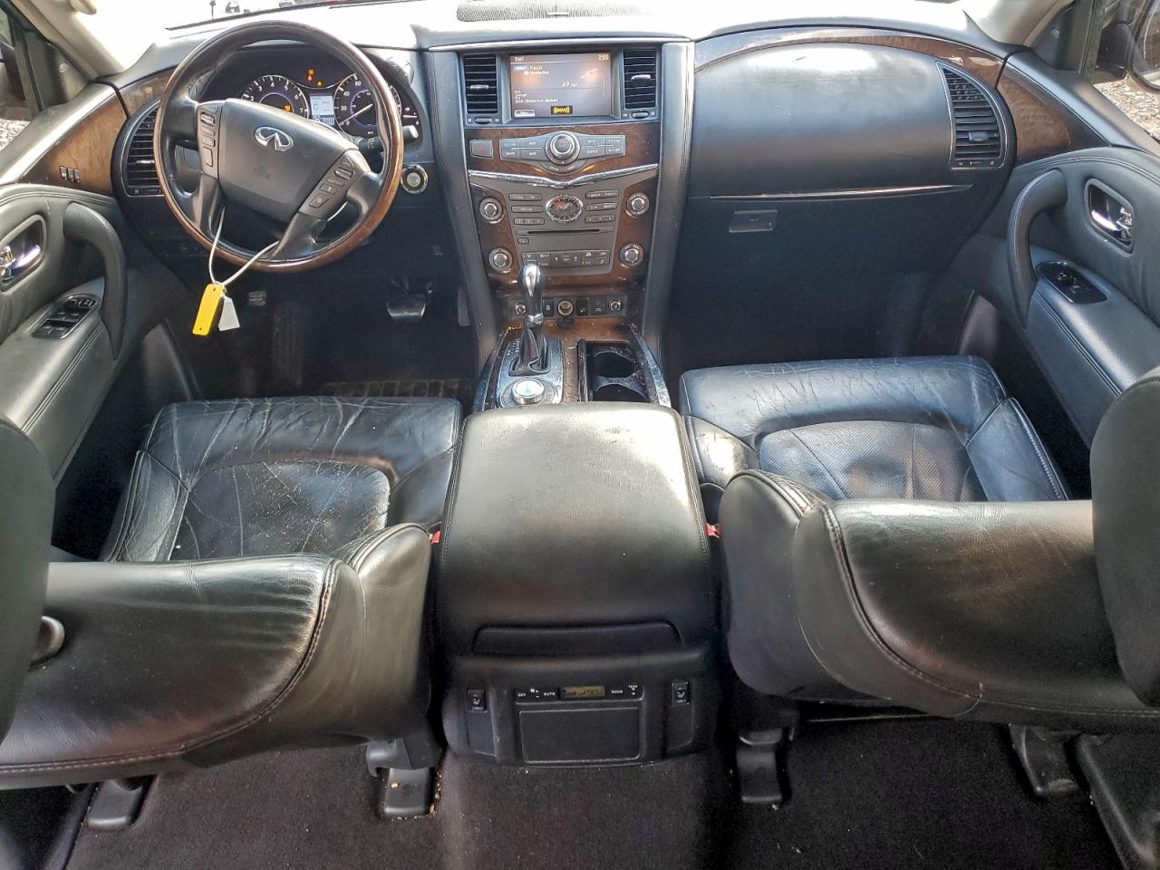2011 INFINITI QX56 photo 8