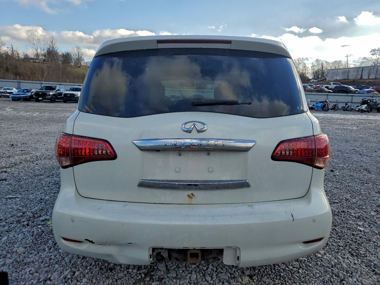 2011 INFINITI QX56 photo 6