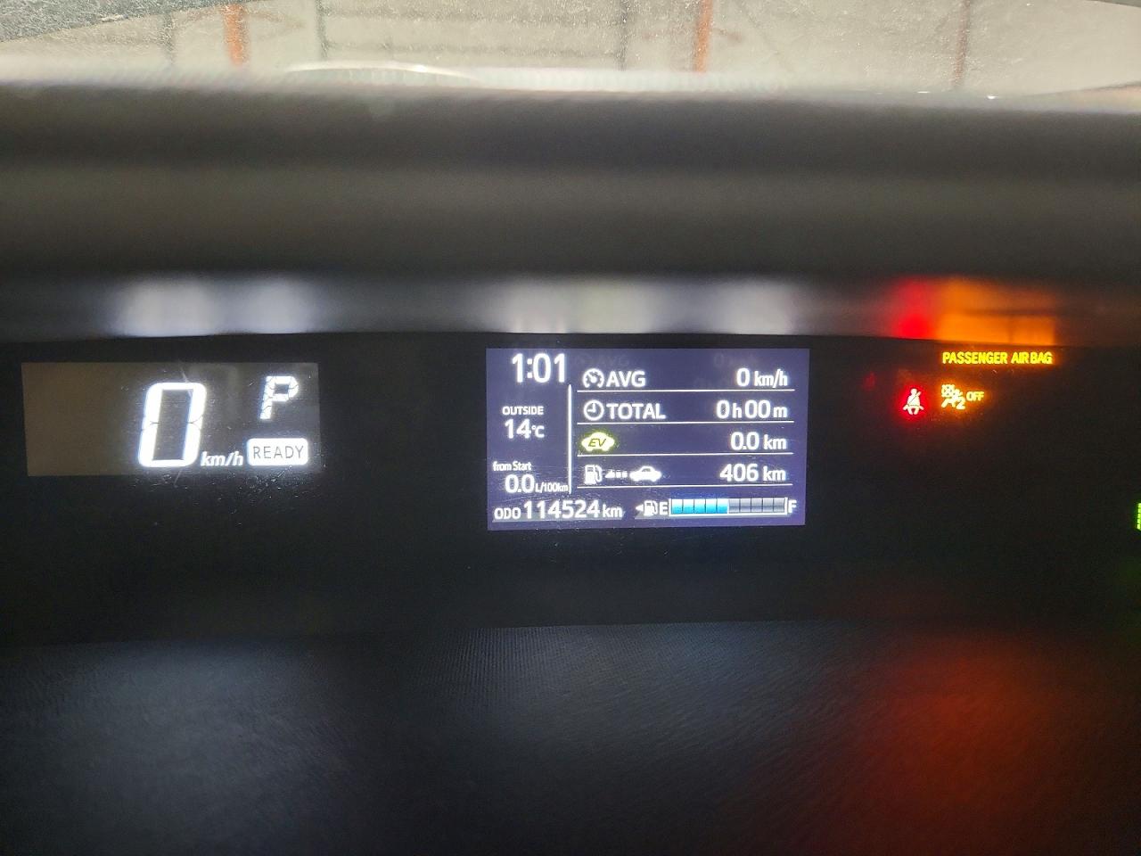 2018 TOYOTA PRIUS C photo 17