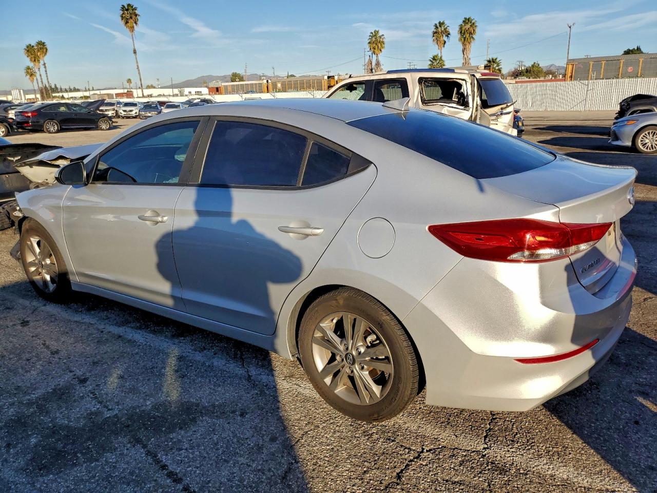 2018 HYUNDAI ELANTRA SEL photo 2