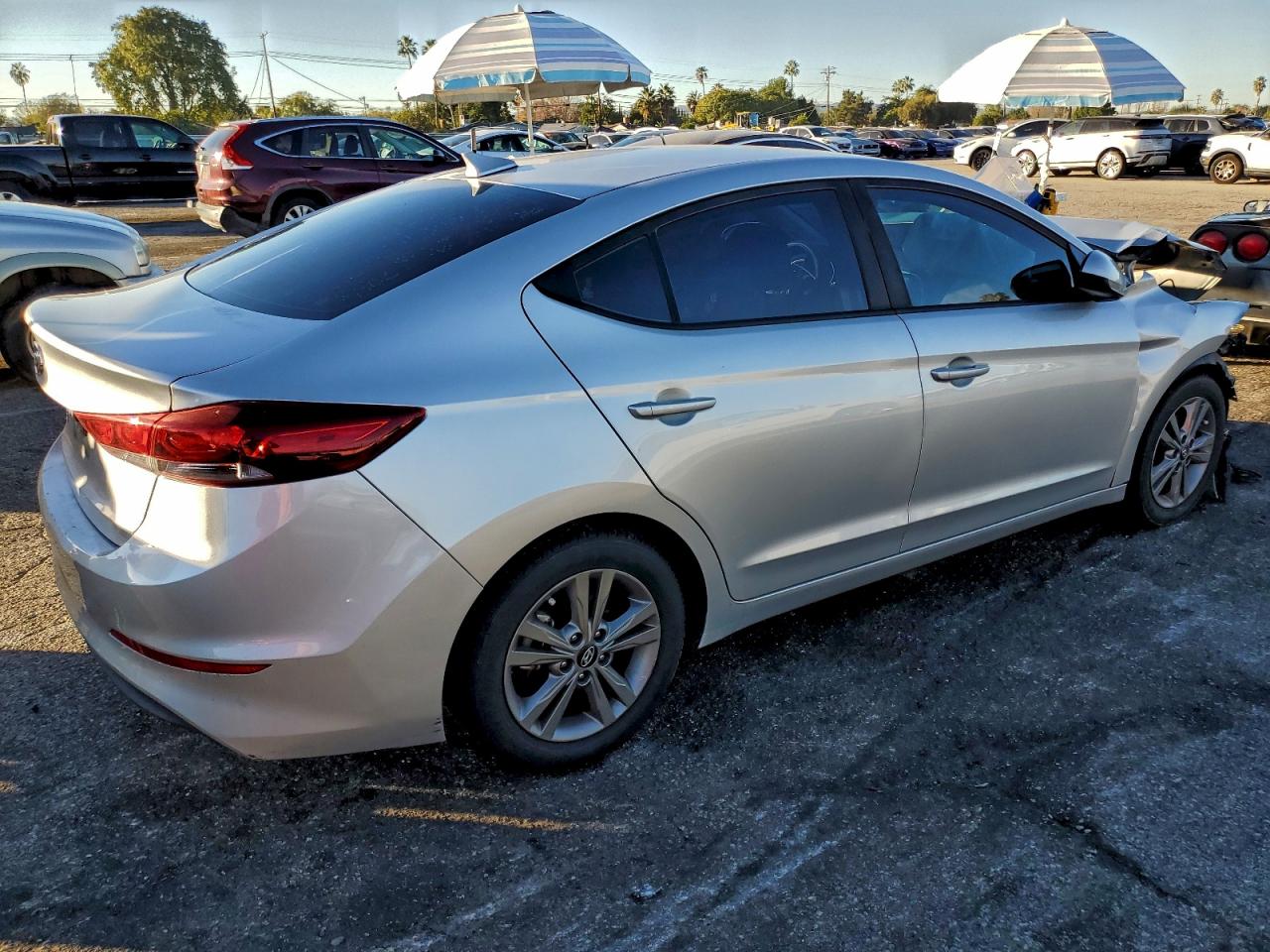 2018 HYUNDAI ELANTRA SEL photo 3