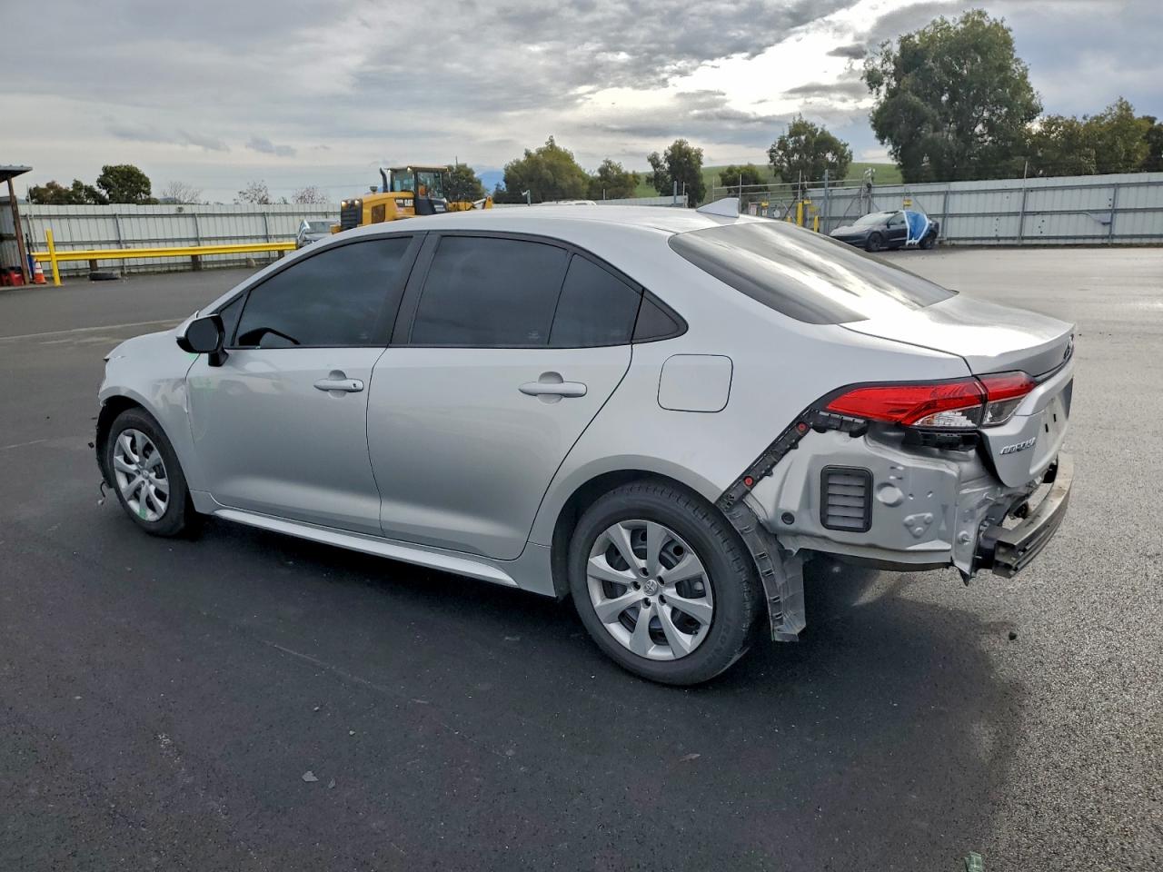 2021 TOYOTA COROLLA LE photo 2