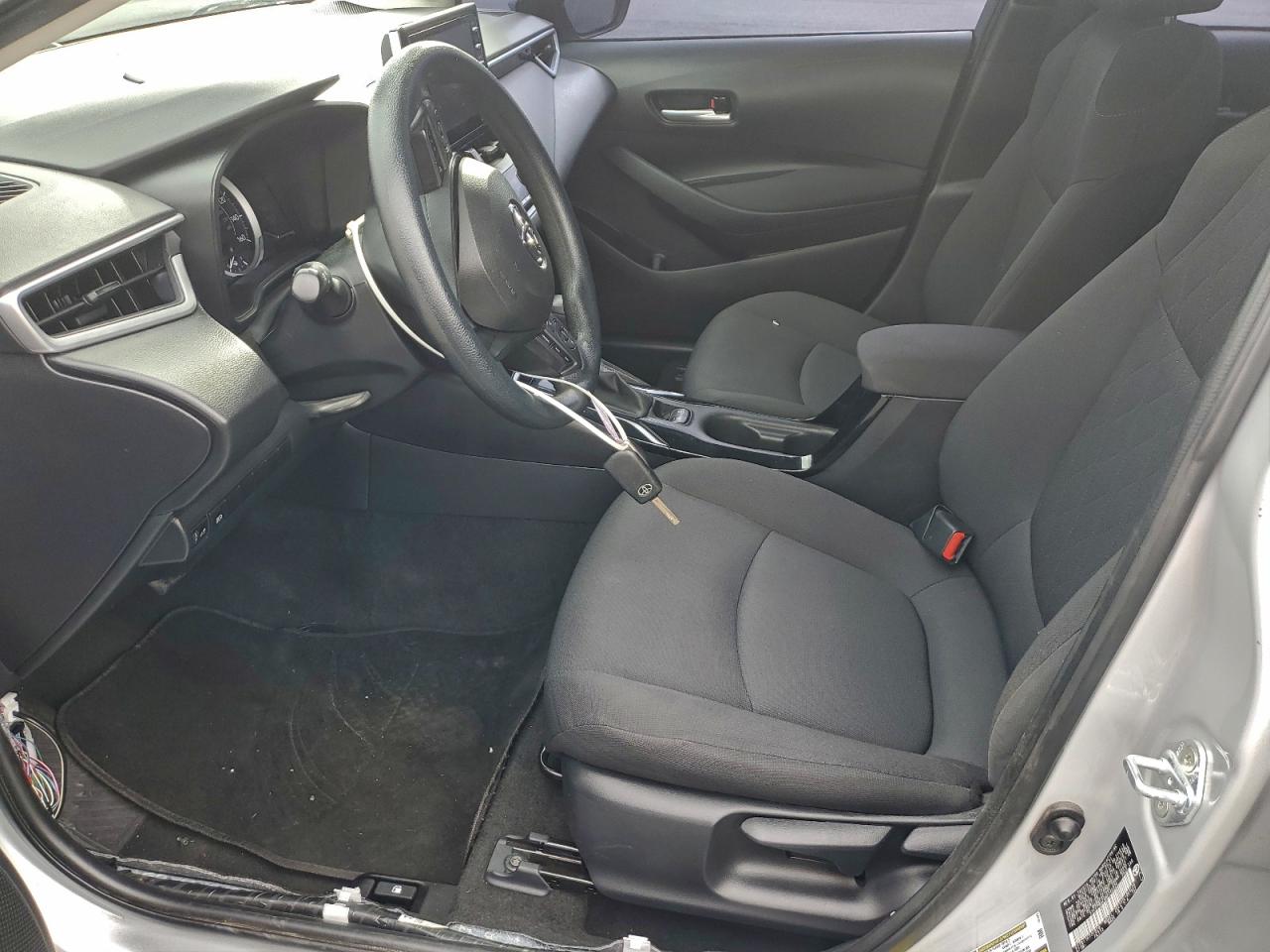 2021 TOYOTA COROLLA LE photo 7