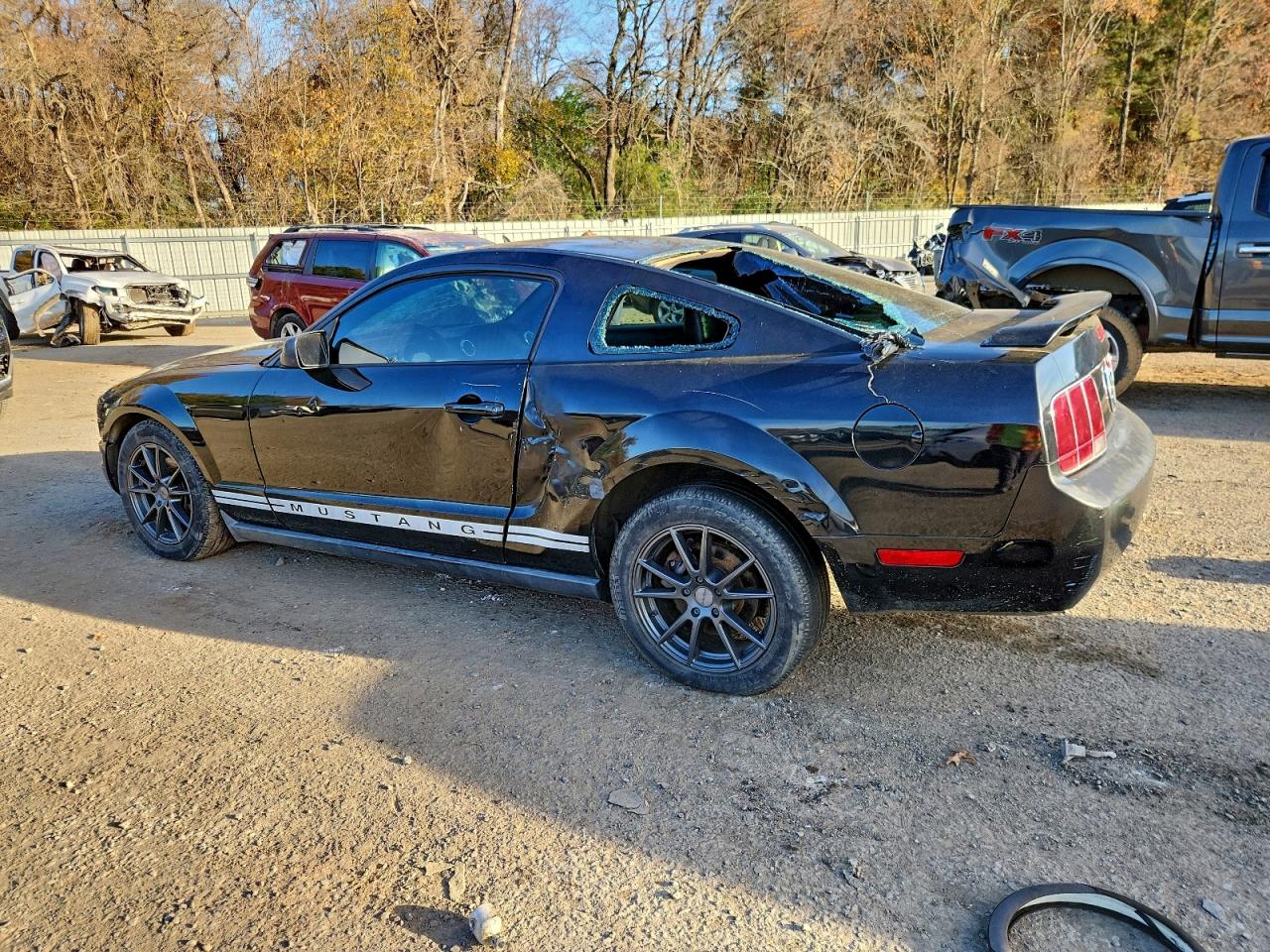 2005 FORD MUSTANG photo 2