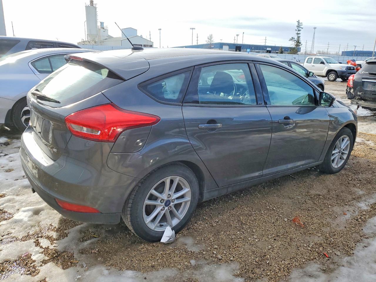 2017 FORD FOCUS SE photo 3