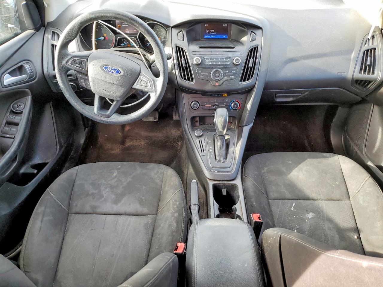 2017 FORD FOCUS SE photo 8