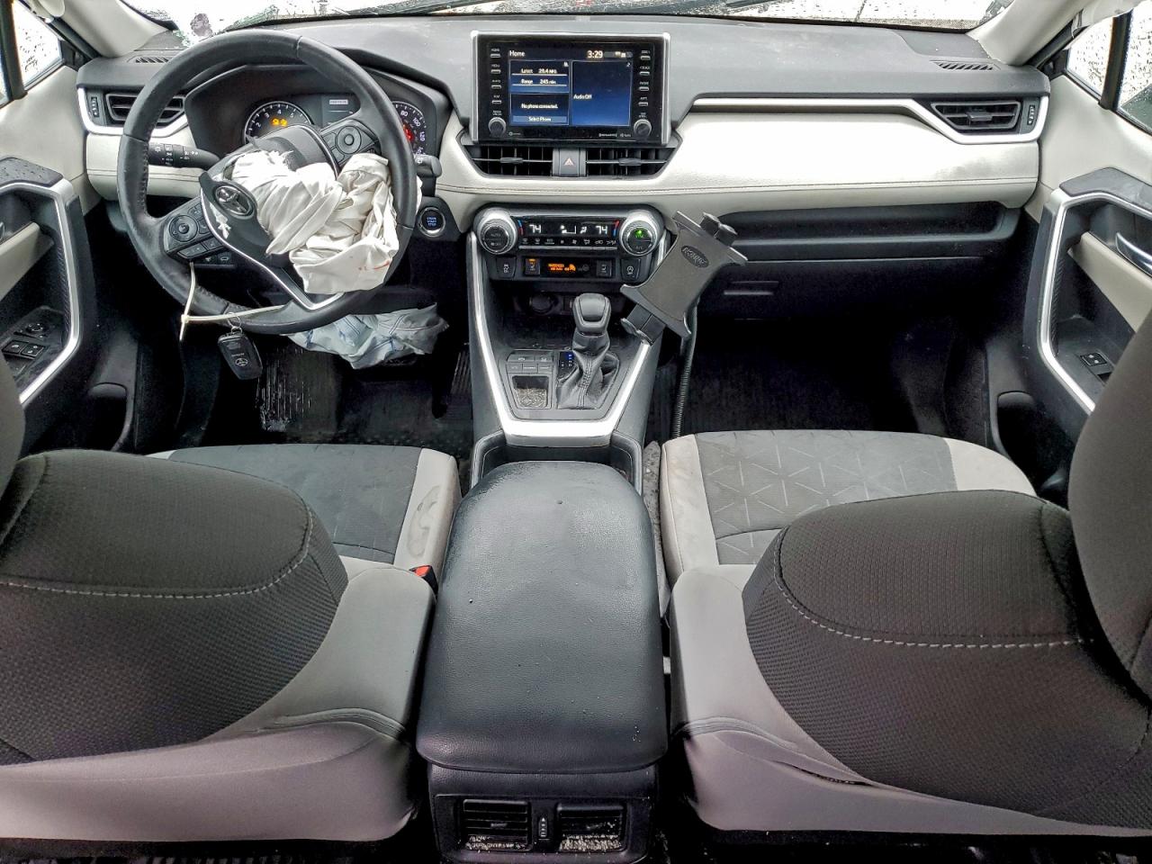 2021 TOYOTA RAV4 XLE photo 8