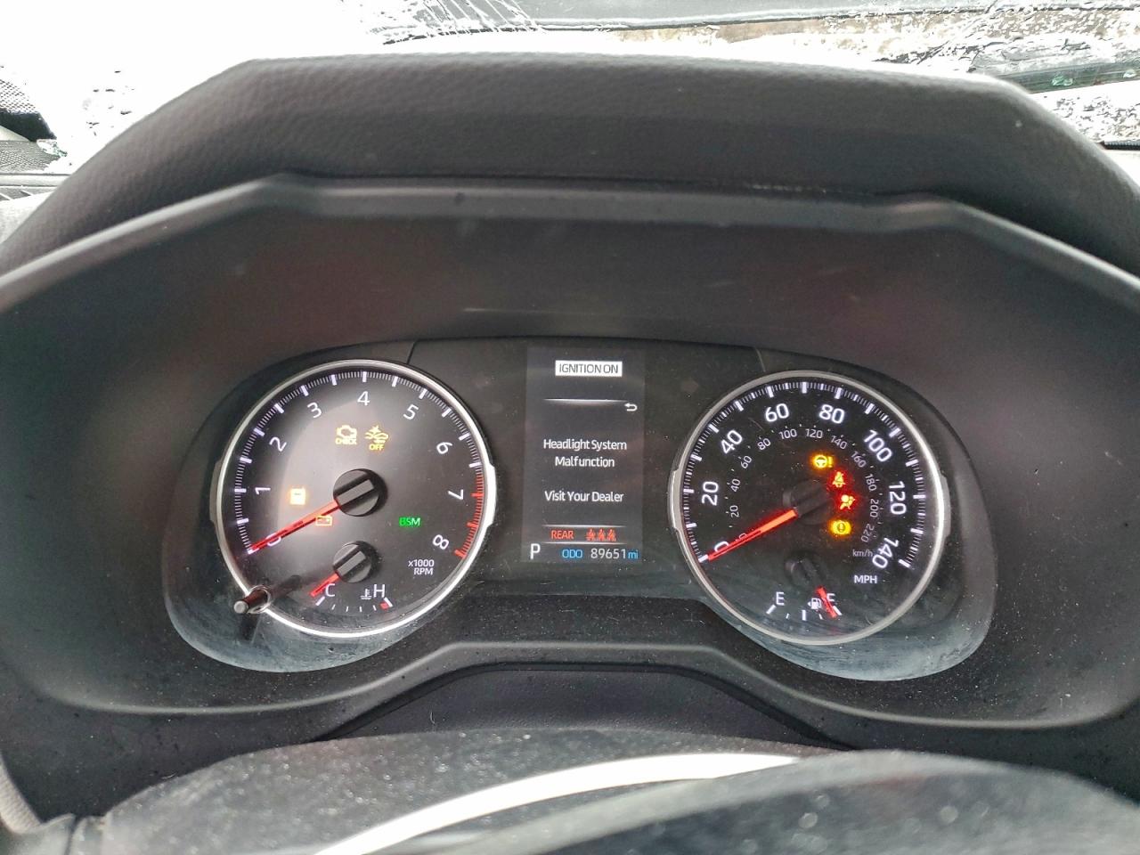 2021 TOYOTA RAV4 XLE photo 9