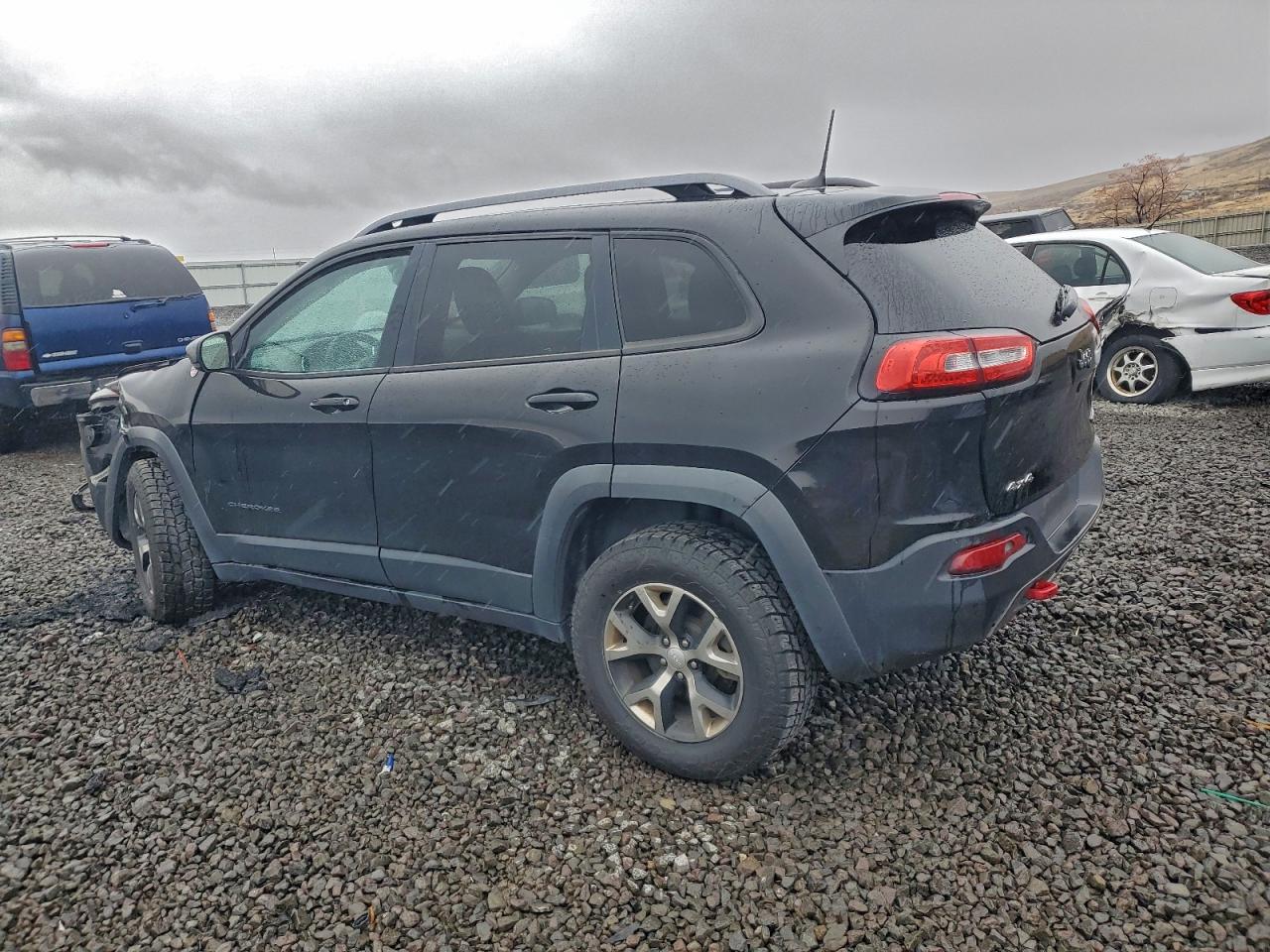 2017 JEEP CHEROKEE TRAILHAWK photo 2