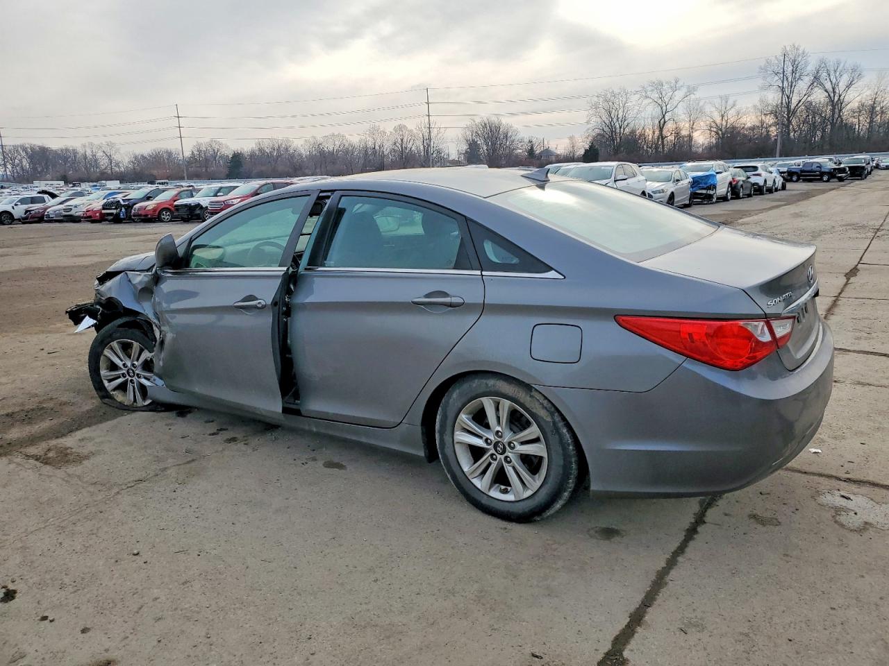 2013 HYUNDAI SONATA GLS photo 3