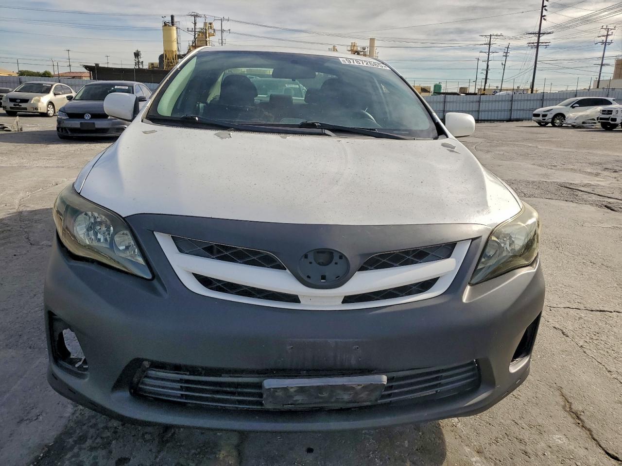 2013 TOYOTA COROLLA BASE photo 5