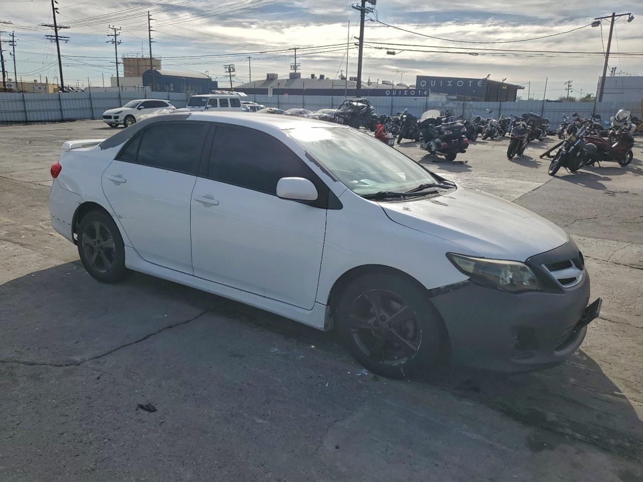 2013 TOYOTA COROLLA BASE photo 4