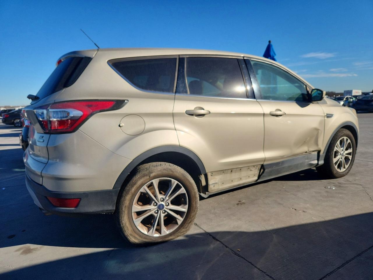 2017 FORD ESCAPE SE photo 3