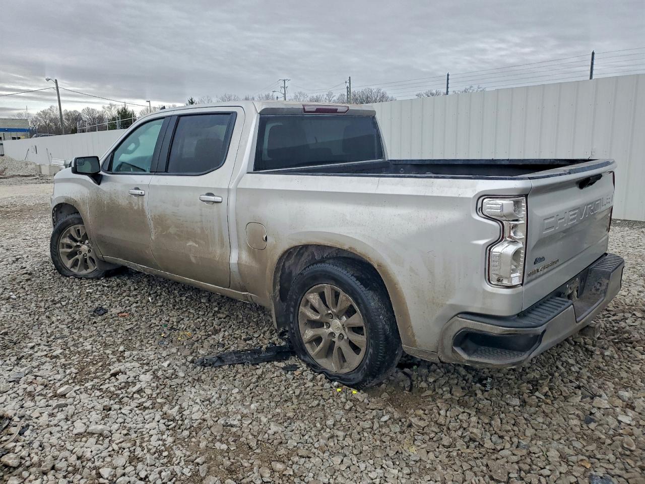 2020 CHEVROLET SILVERADO C1500 LT photo 2