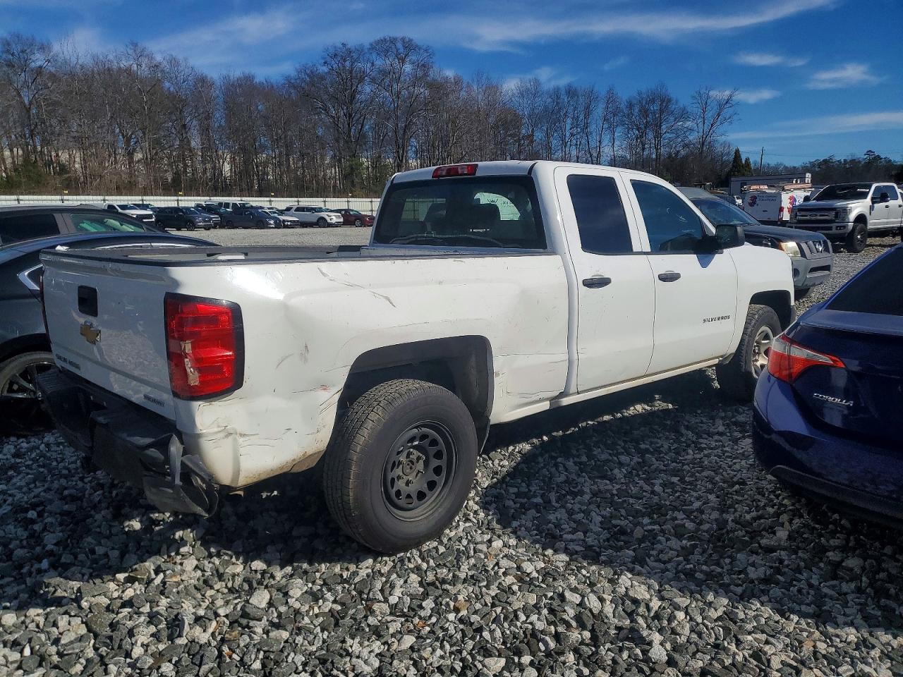 2018 CHEVROLET SILVERADO C1500 photo 3