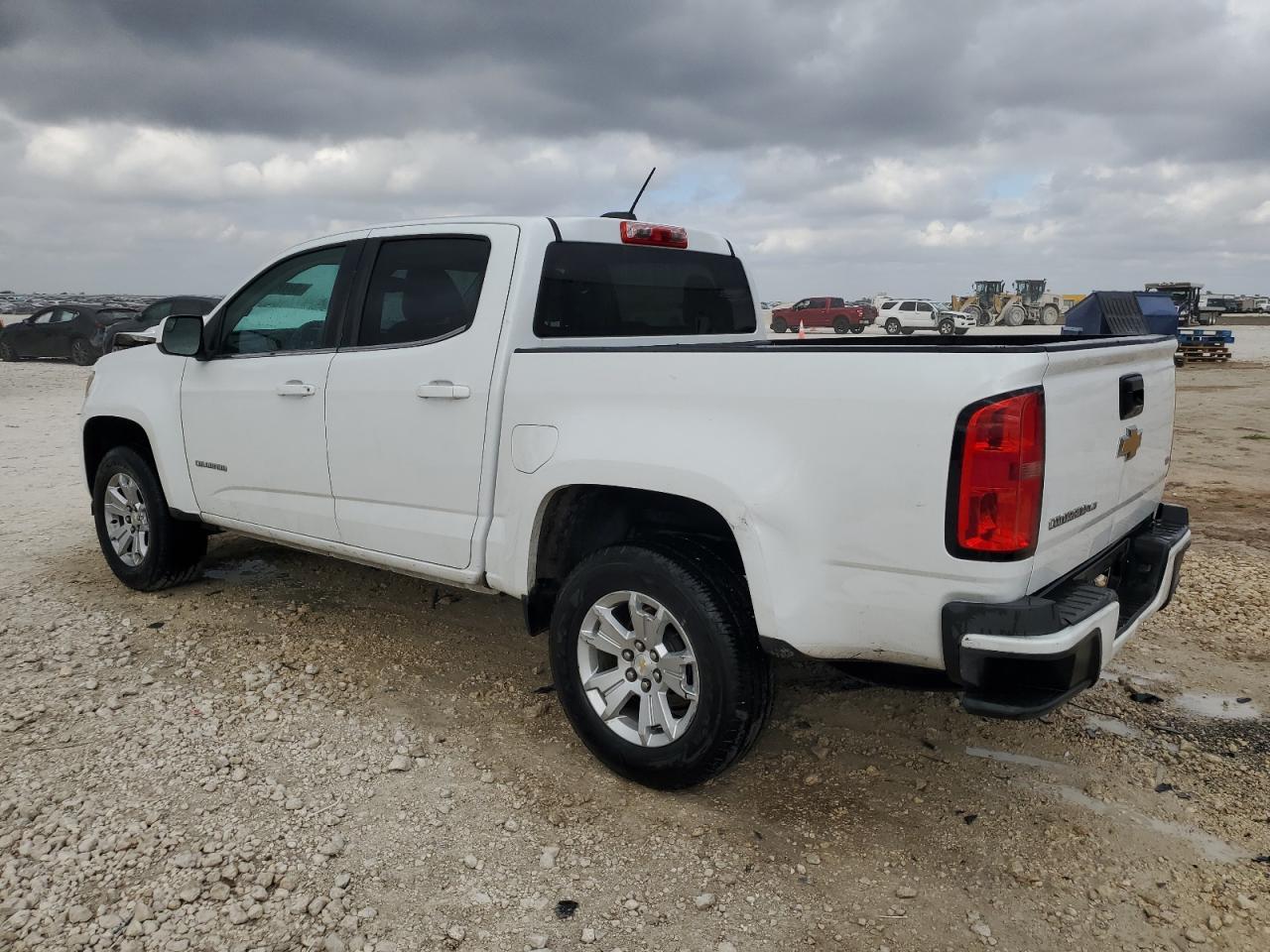 2018 CHEVROLET COLORADO LT photo 2