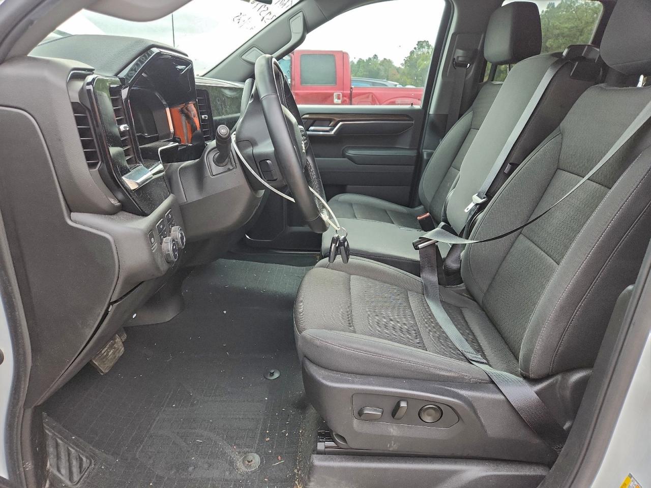 2024 CHEVROLET SILVERADO K1500 LT photo 7