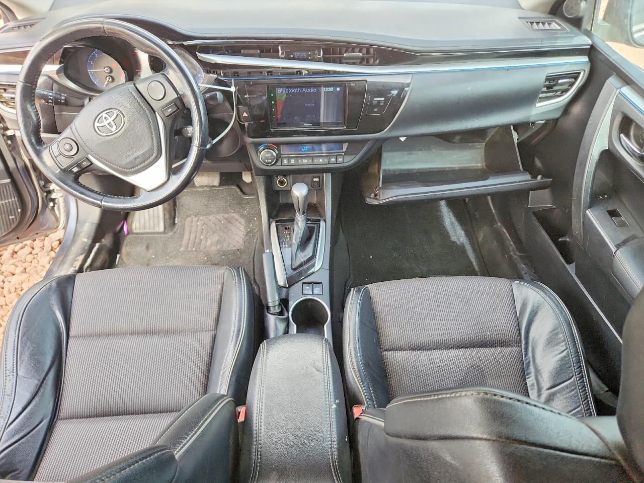 2015 TOYOTA COROLLA L photo 8