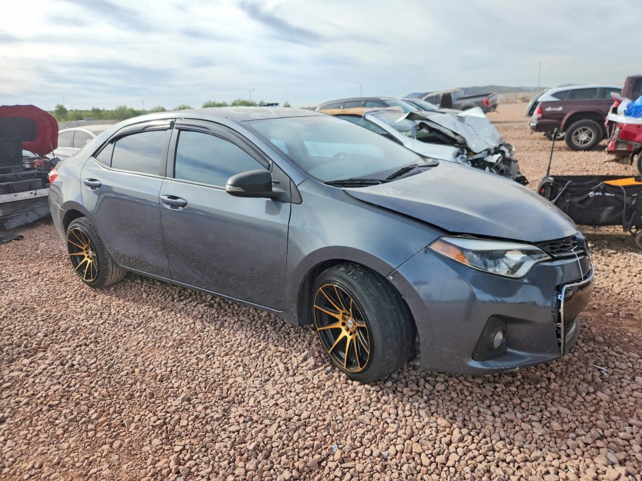 2015 TOYOTA COROLLA L photo 4