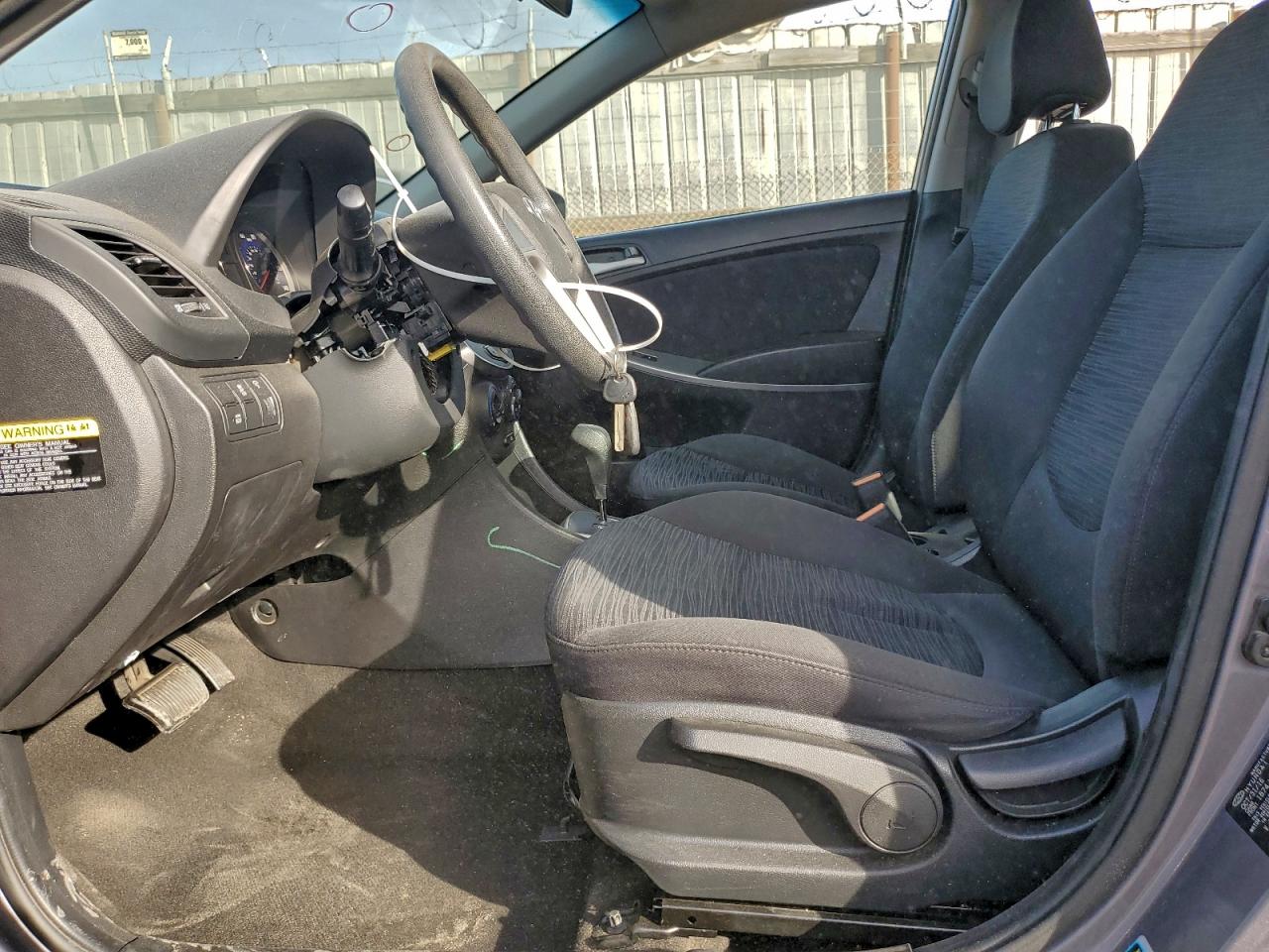 2017 HYUNDAI ACCENT SE photo 13