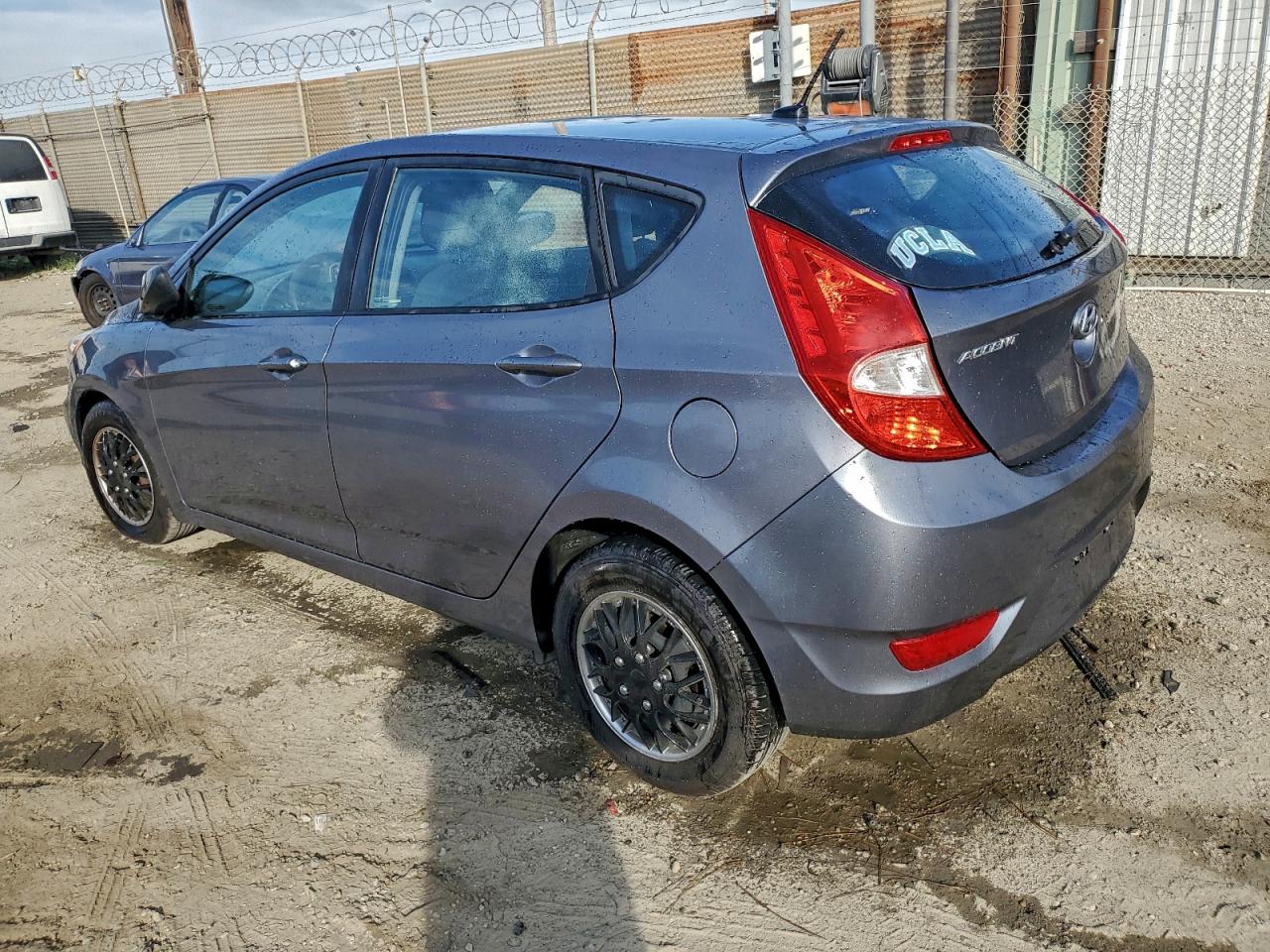 2017 HYUNDAI ACCENT SE photo 3