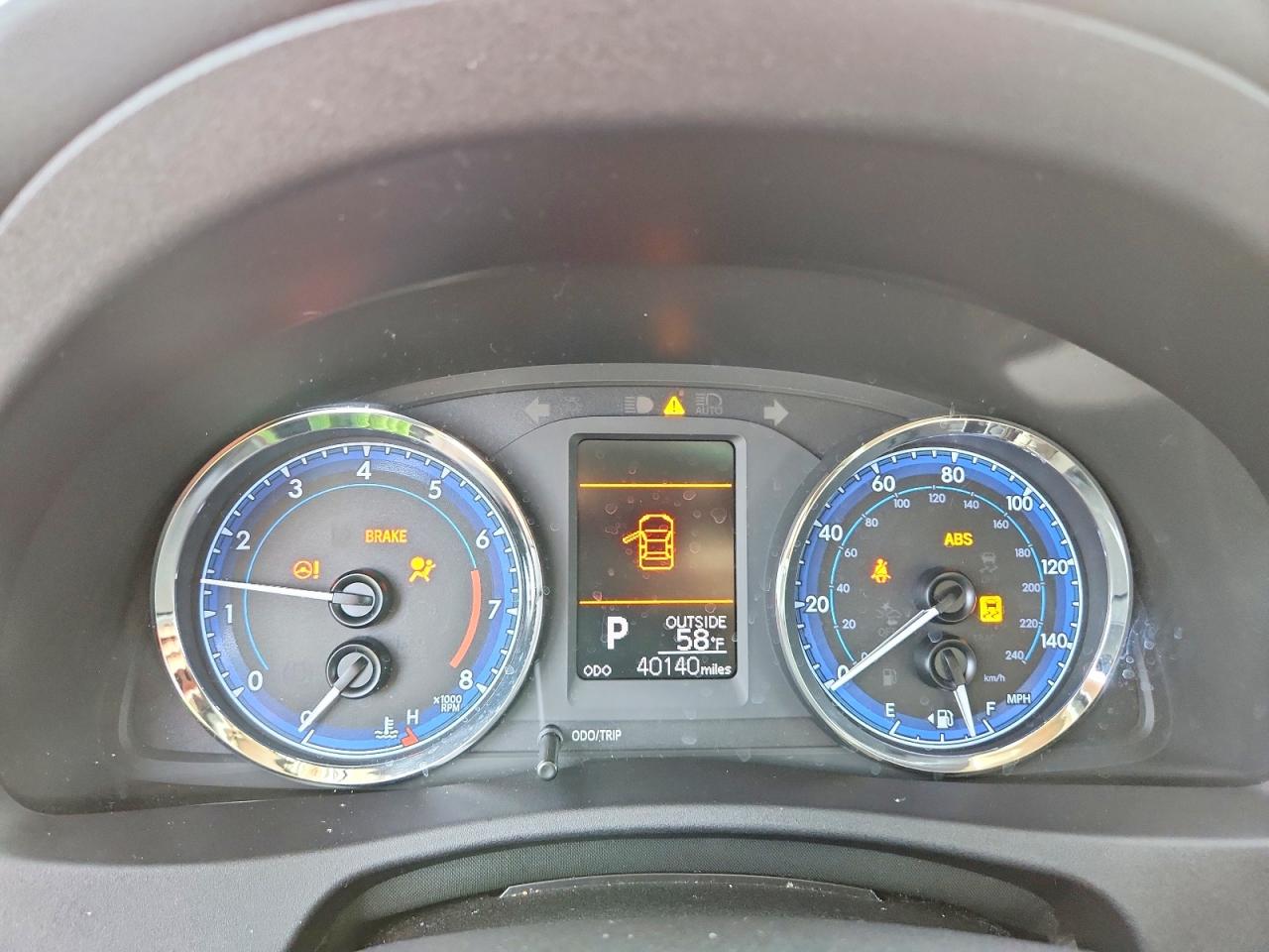 2019 TOYOTA COROLLA L photo 9