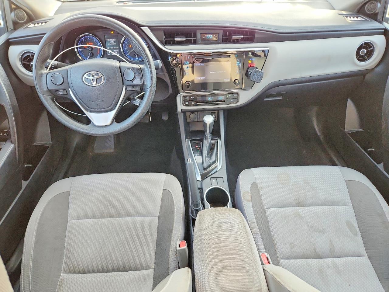 2019 TOYOTA COROLLA L photo 8