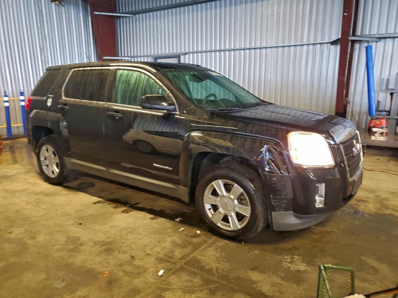 2013 GMC TERRAIN SLE photo 4
