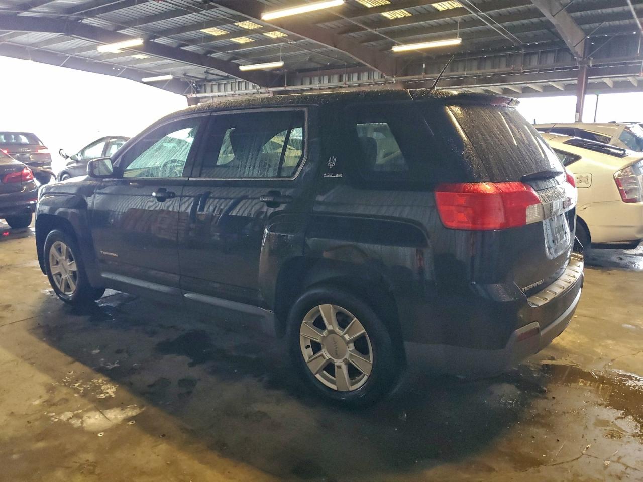2013 GMC TERRAIN SLE photo 2