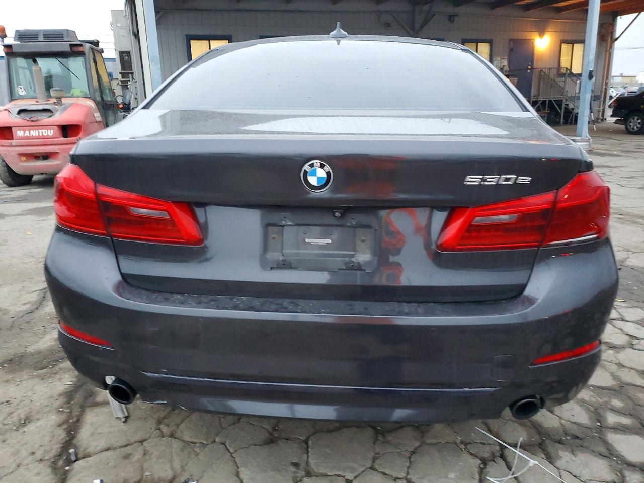 2019 BMW 530E photo 16