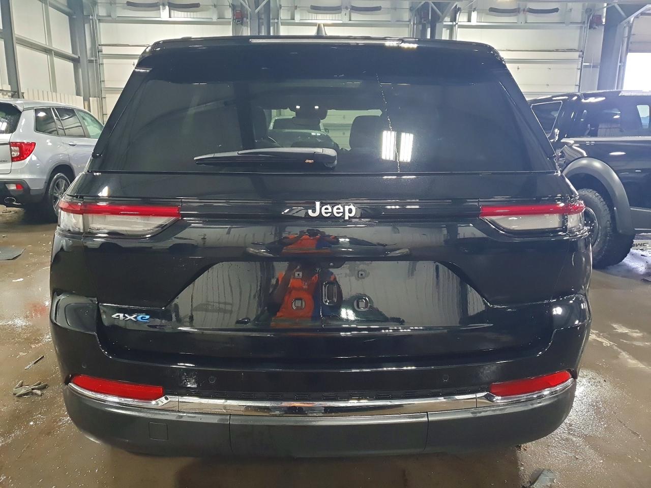 2024 JEEP GRAND CHEROKEE LIMITED 4XE photo 11