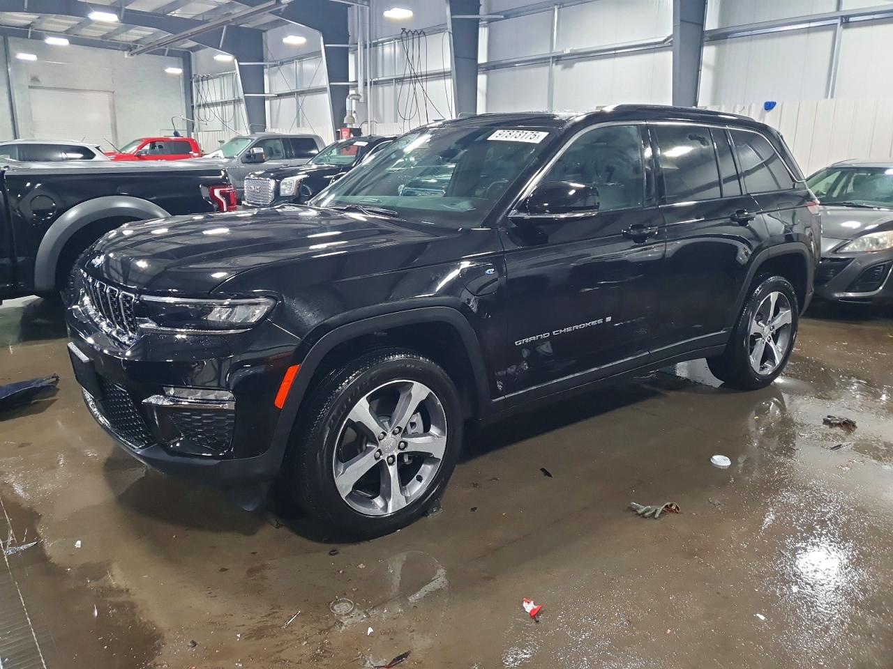 2024 JEEP GRAND CHEROKEE LIMITED 4XE photo 2