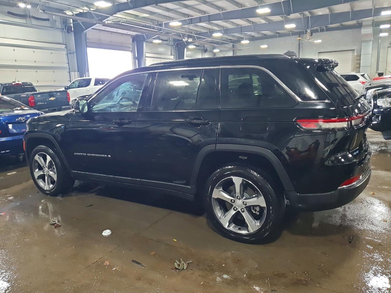 2024 JEEP GRAND CHEROKEE LIMITED 4XE photo 3