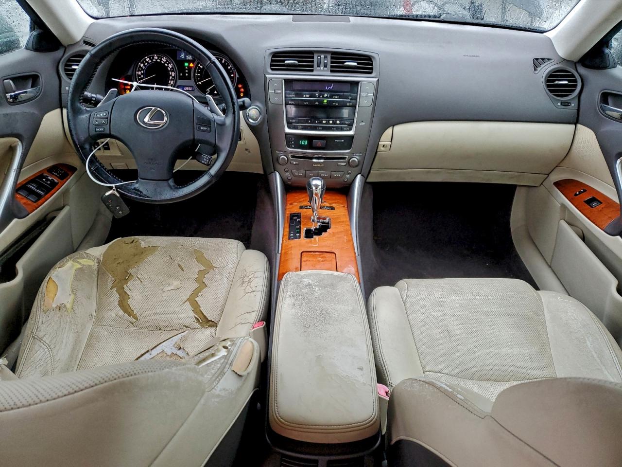 2009 LEXUS IS photo 8