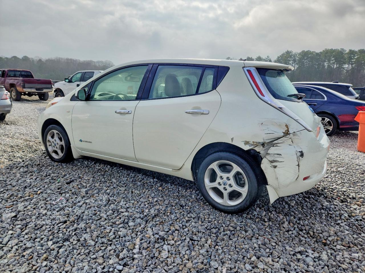 2012 NISSAN LEAF SV photo 2
