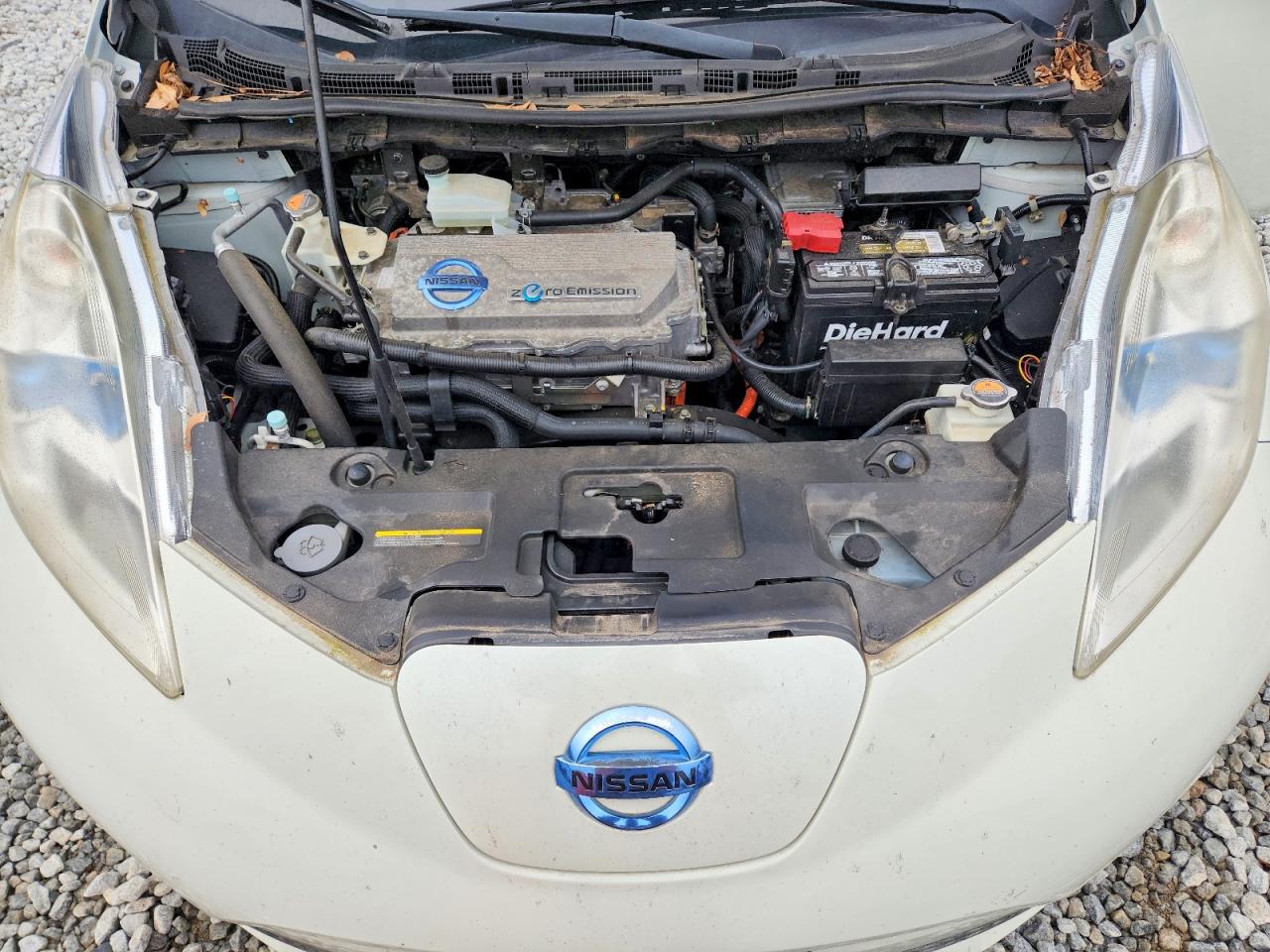2012 NISSAN LEAF SV photo 11