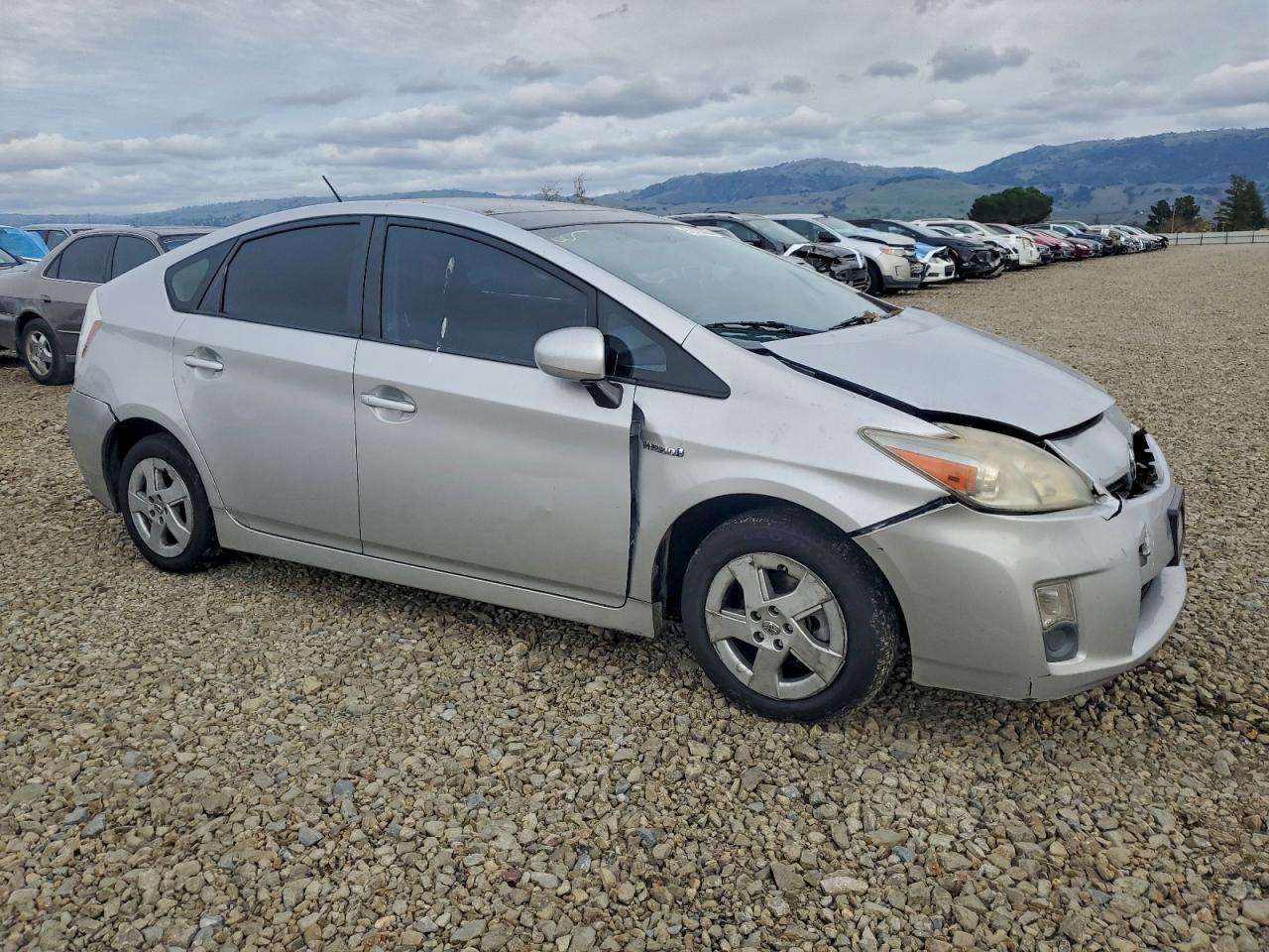 2011 TOYOTA PRIUS photo 4
