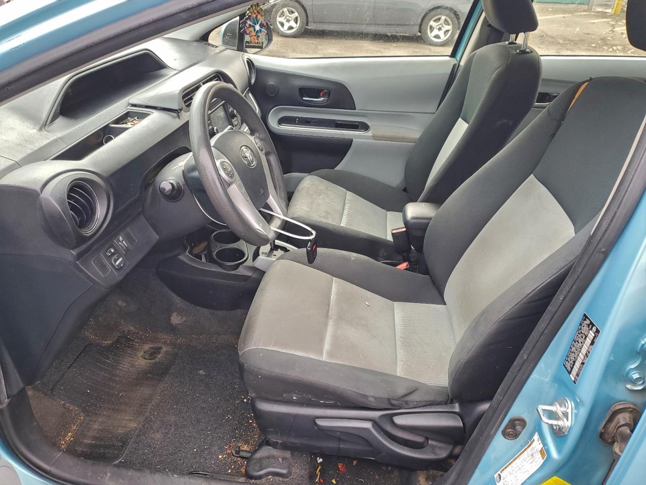 2014 TOYOTA PRIUS C photo 7