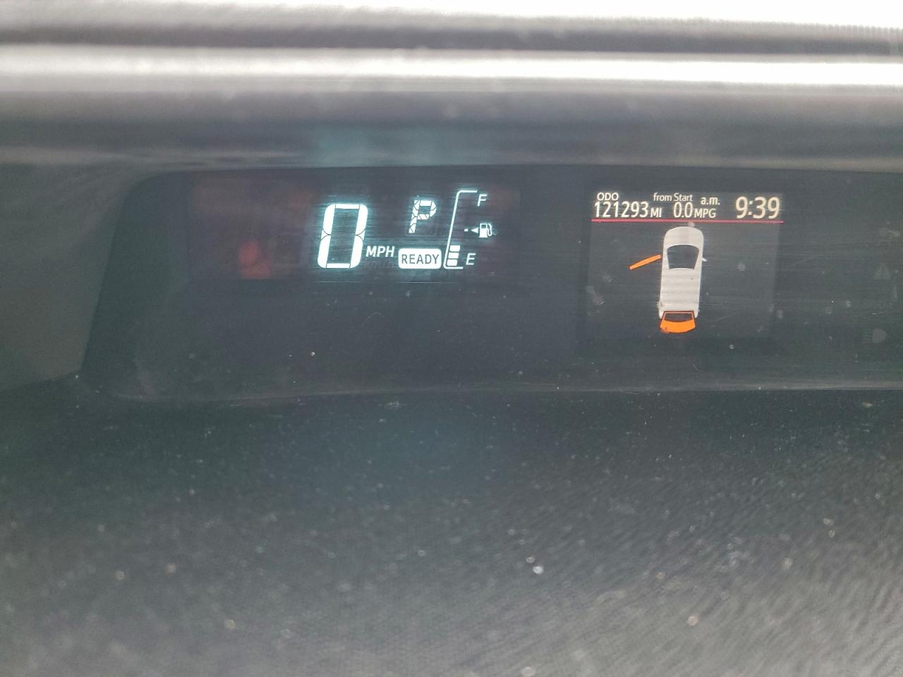2014 TOYOTA PRIUS C photo 9