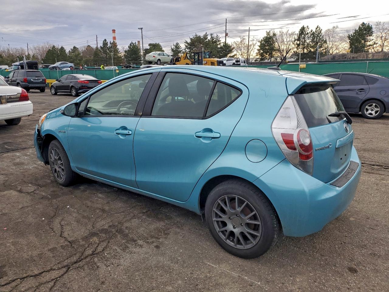 2014 TOYOTA PRIUS C photo 2