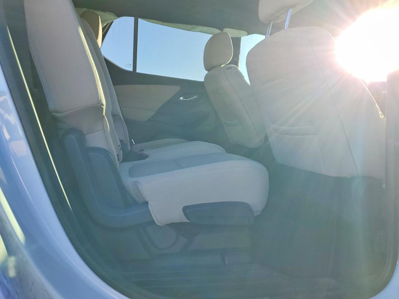 2023 CHEVROLET TRAVERSE LS photo 11