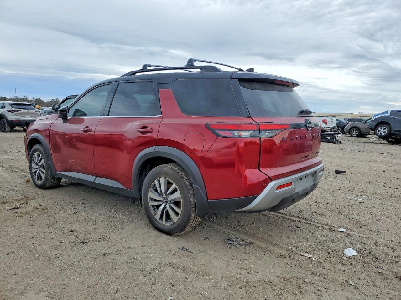 2023 NISSAN PATHFINDER SL photo 2