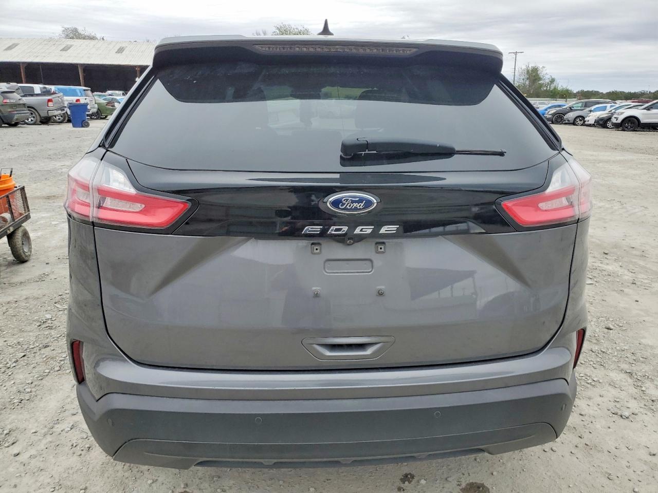 2021 FORD EDGE SE photo 6