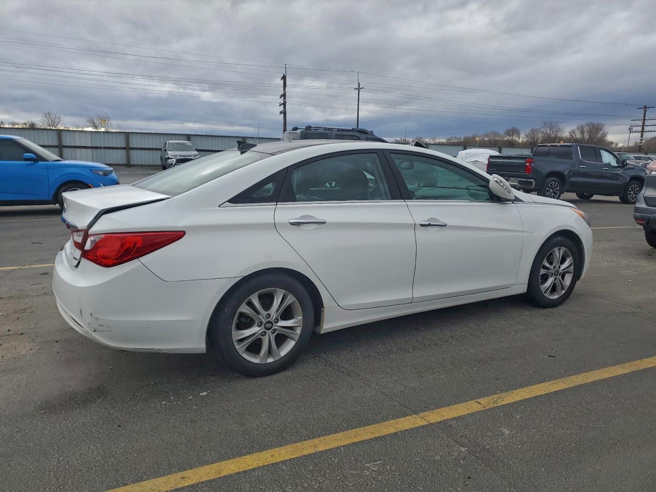 2012 HYUNDAI SONATA SE photo 3