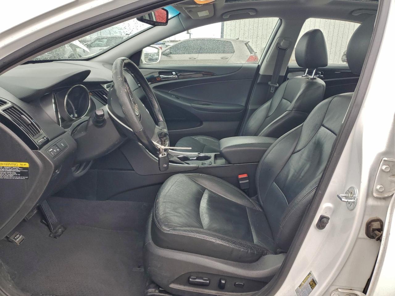 2012 HYUNDAI SONATA SE photo 7