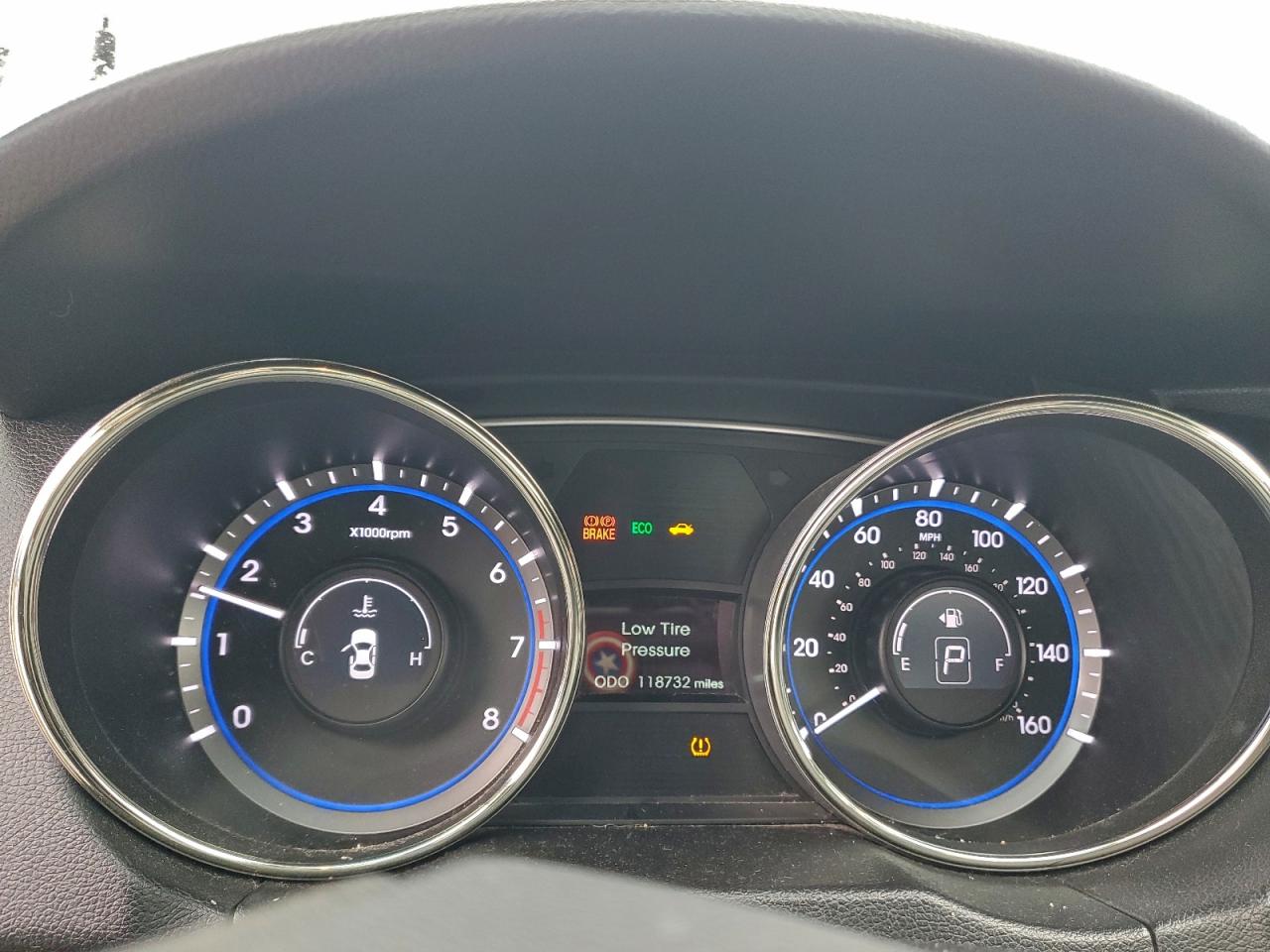 2012 HYUNDAI SONATA SE photo 9
