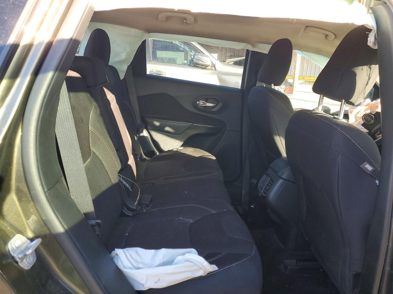 2016 JEEP CHEROKEE LATITUDE photo 10
