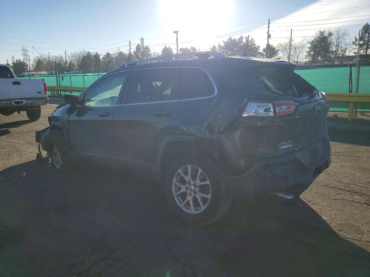 2016 JEEP CHEROKEE LATITUDE photo 2