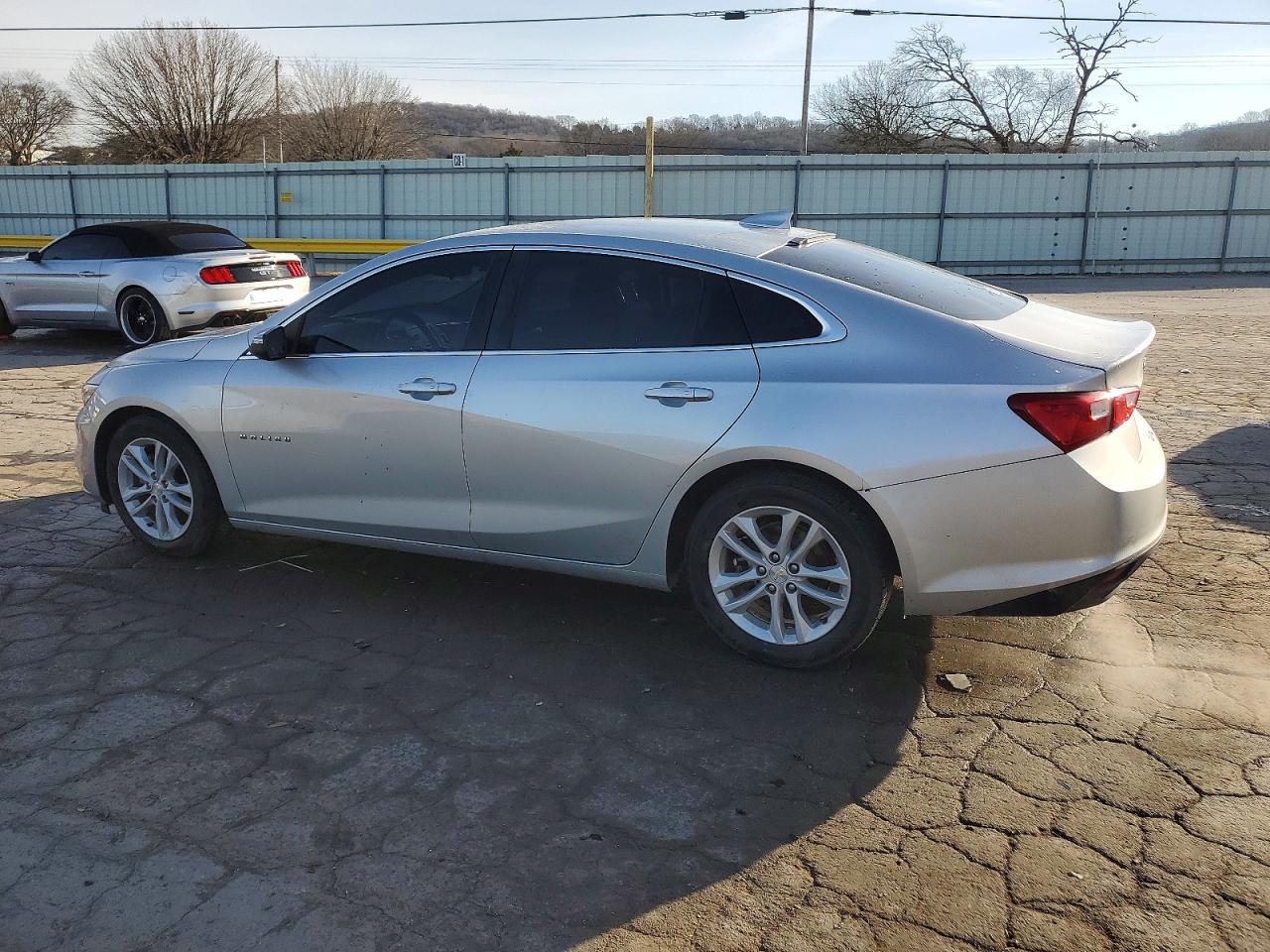 2017 CHEVROLET MALIBU LT photo 2