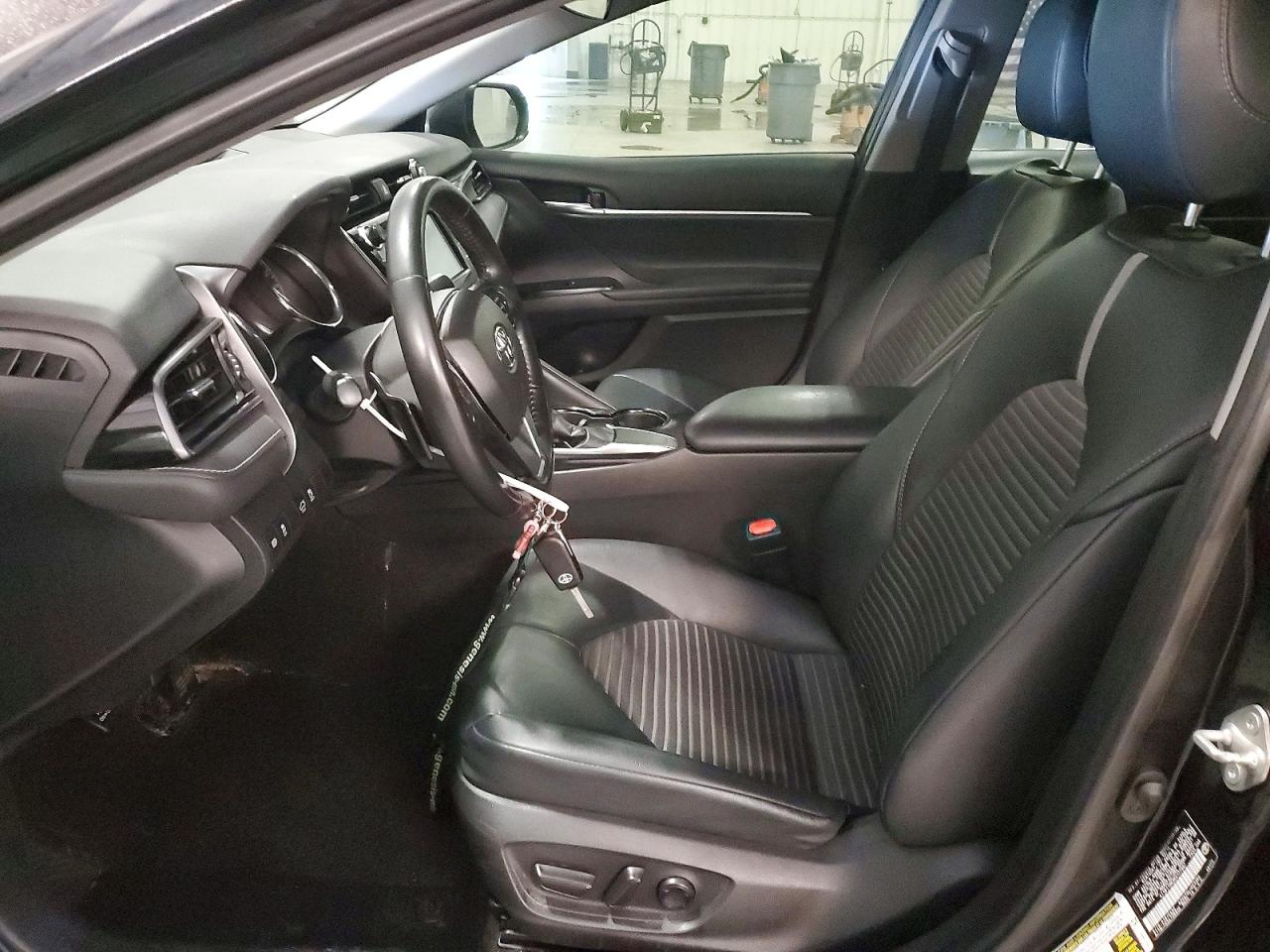 2019 TOYOTA CAMRY L photo 7